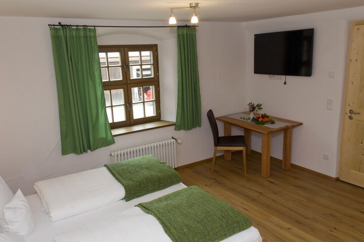 Room 17 of 48