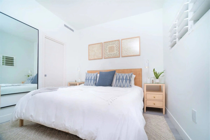 Room 2 of 22