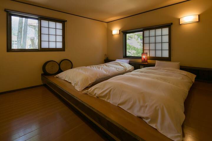 Room 18 of 90
