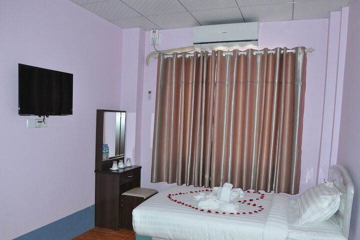 Room 16 of 40