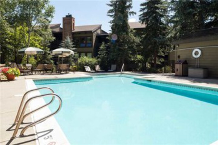 Pool 21 of 23