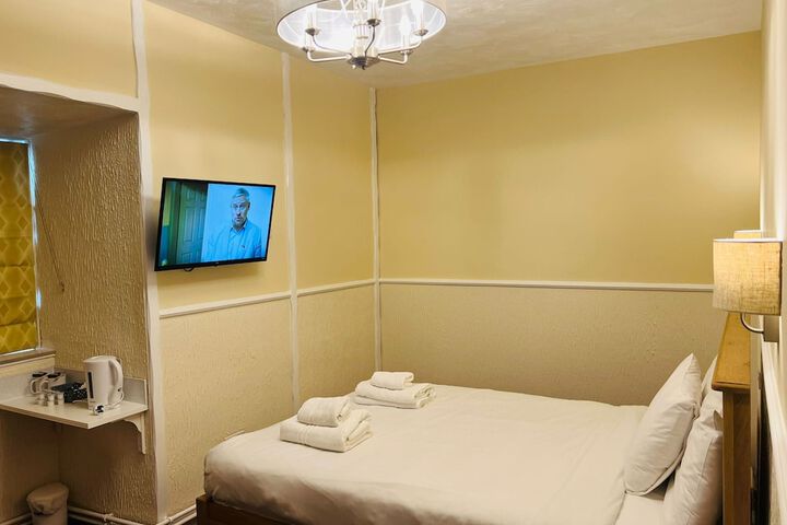 Room 18 of 33