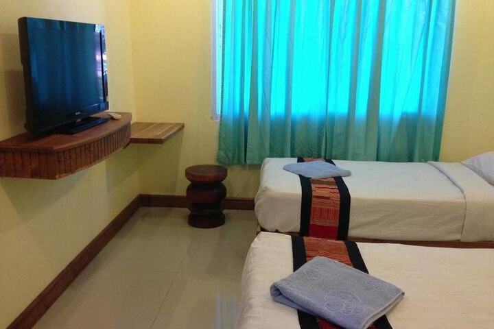 Room 13 of 17
