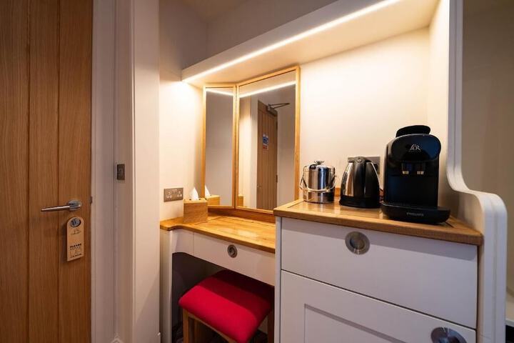 Room 19 of 36