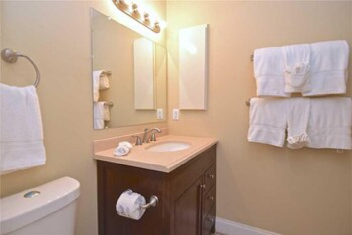 Room 6 of 27
