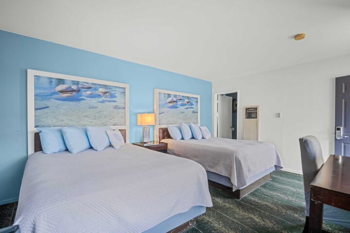 Room 10 of 26