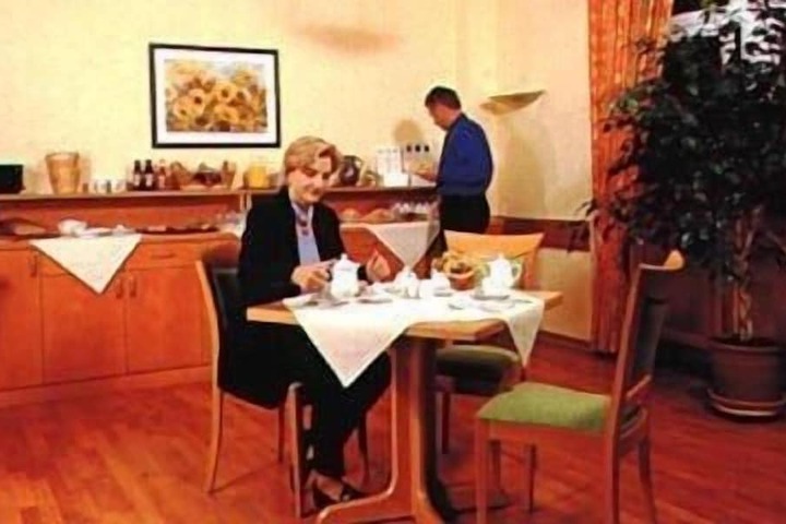 Breakfast/Coffee Service 30 of 42