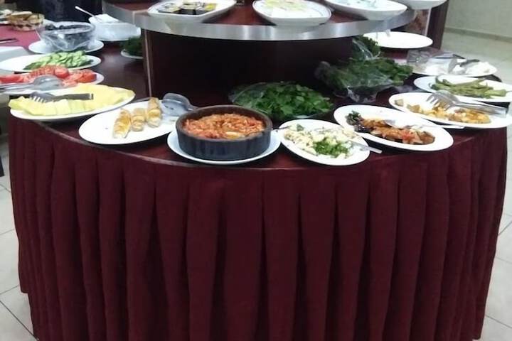 Dining 9 of 13