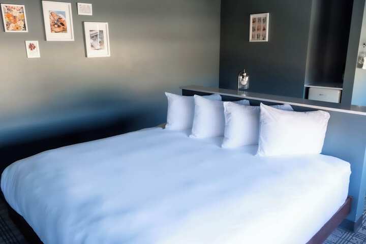 Room 18 of 36