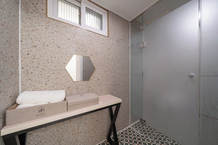 Room 19 of 43