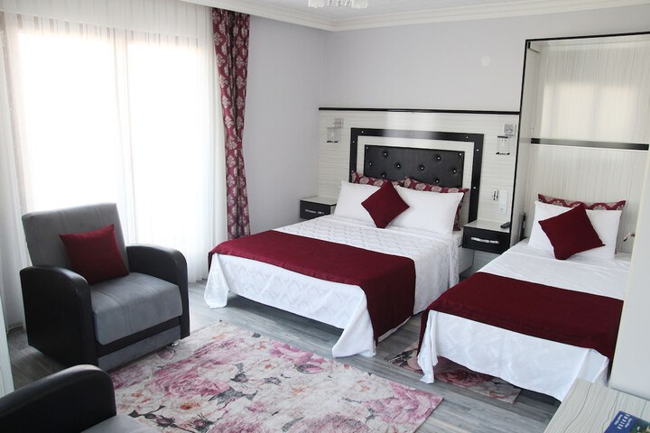 Room 8 of 27