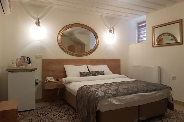 Room 15 of 62