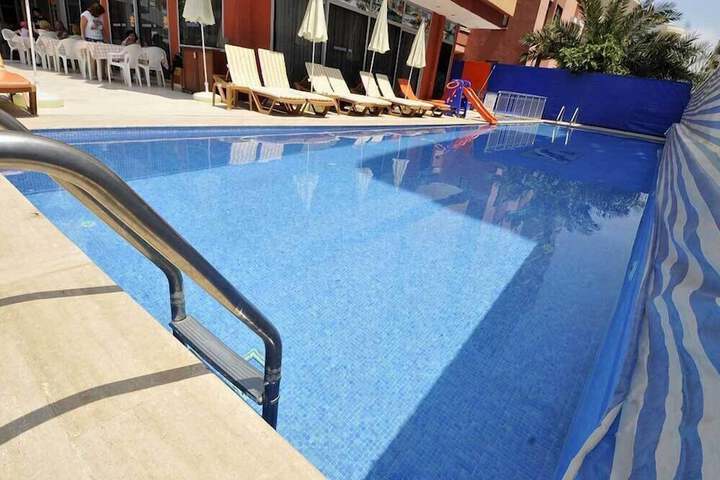 Pool 11 of 25