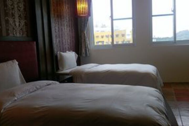 Room 13 of 27