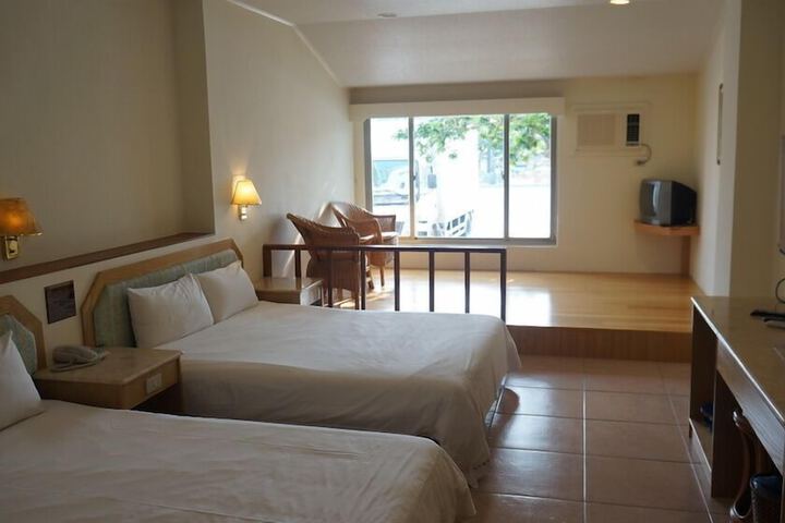 Room 27 of 61