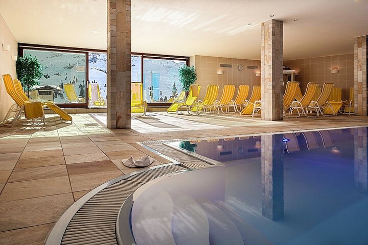 Pool 20 of 38