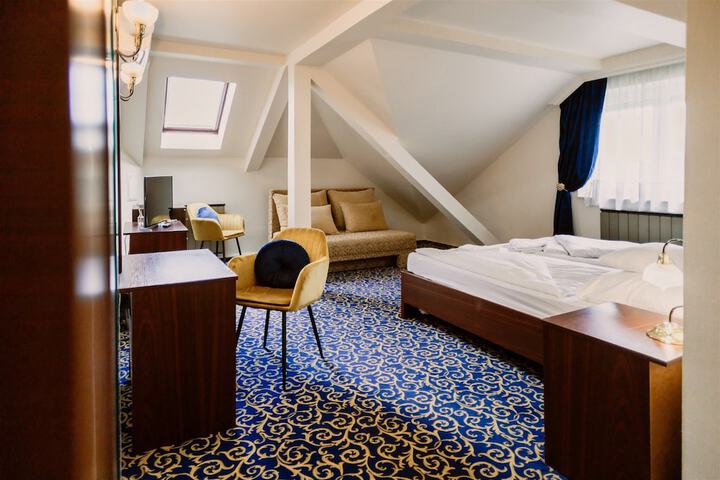 Room 18 of 47