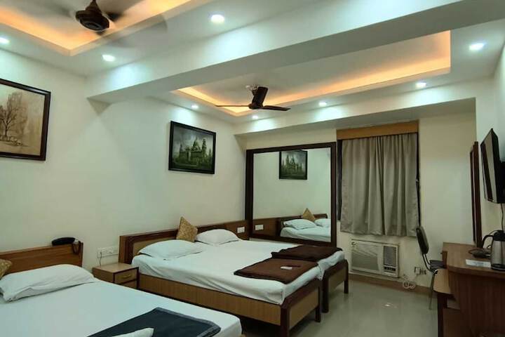 Room 27 of 36
