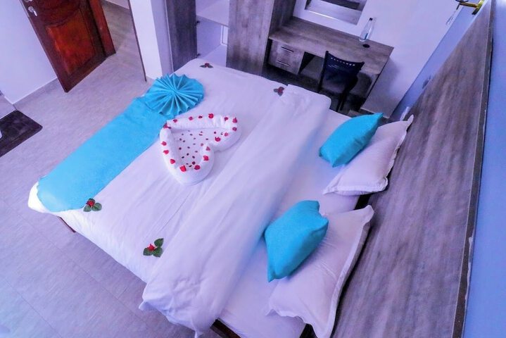 Room 8 of 27