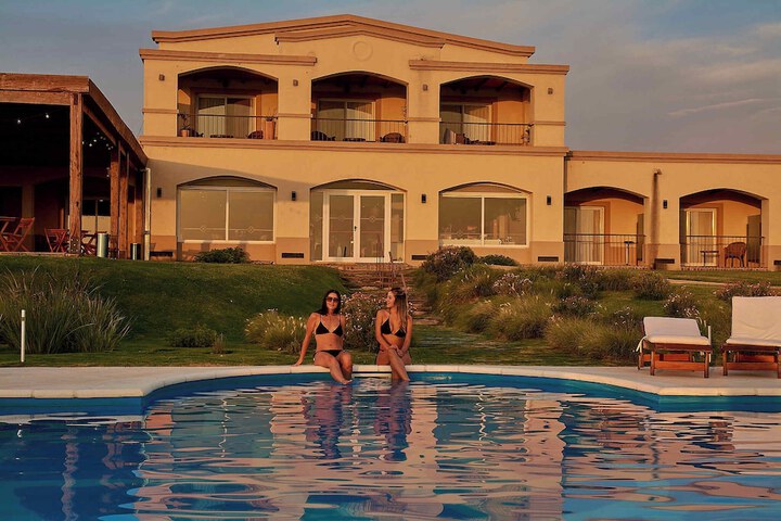 Pool 15 of 32