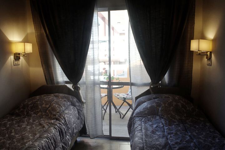 Room 12 of 31