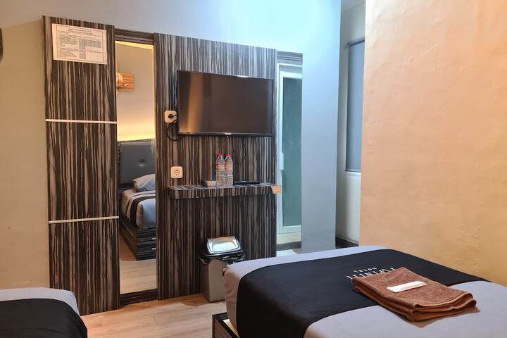 Room 17 of 36