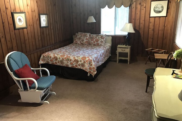 Room 43 of 400