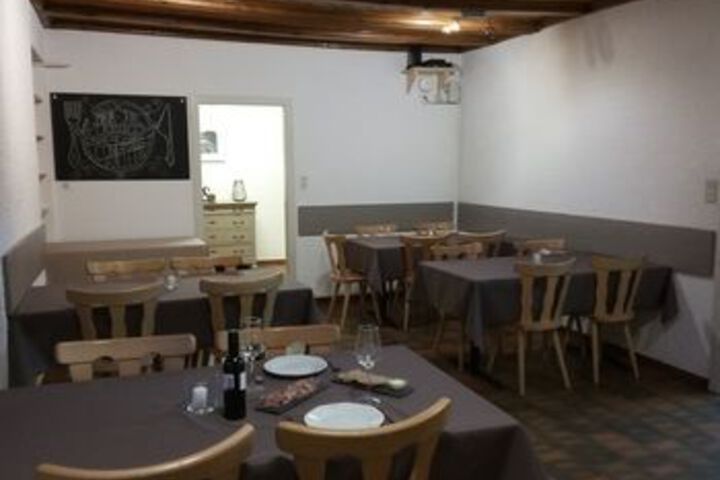 Dining 7 of 22