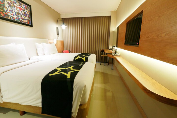 Room 12 of 33