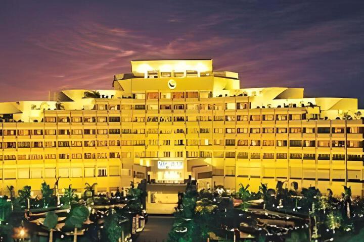 Fangzhong Holiday Hotel