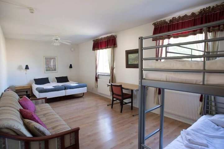 Room 12 of 40