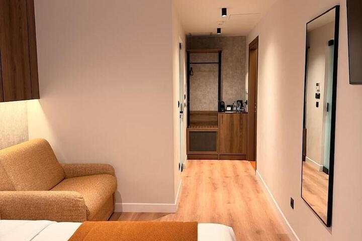 Room 39 of 41