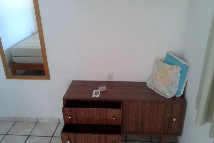 Room 5 of 12