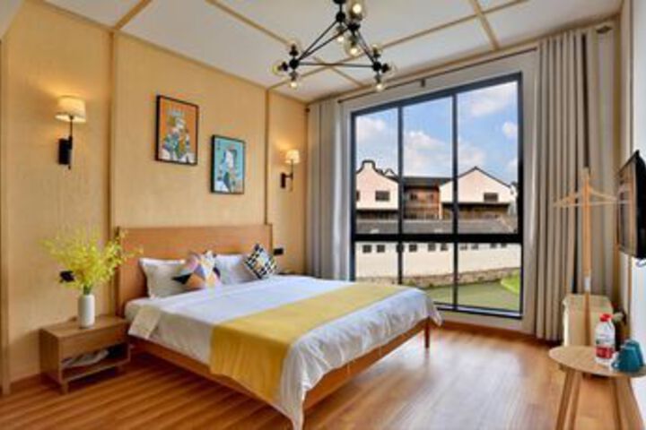 Room 10 of 25