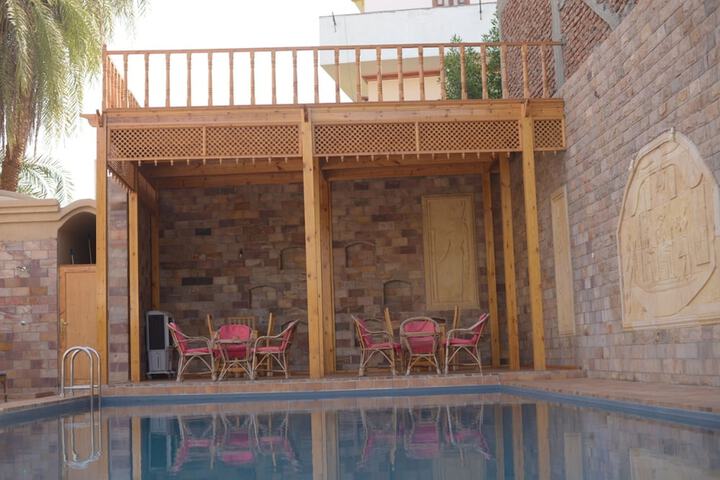 Pool 95 of 218