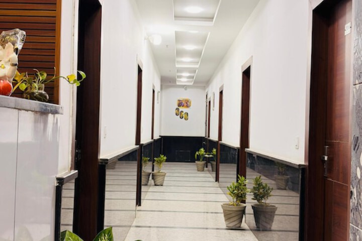 Hotel Interior 3 of 41