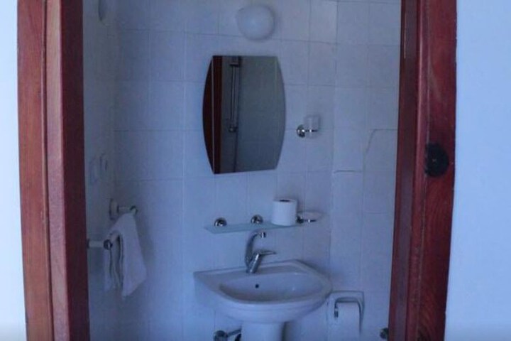 Room 8 of 14