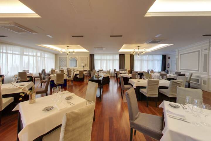 Dining 65 of 121