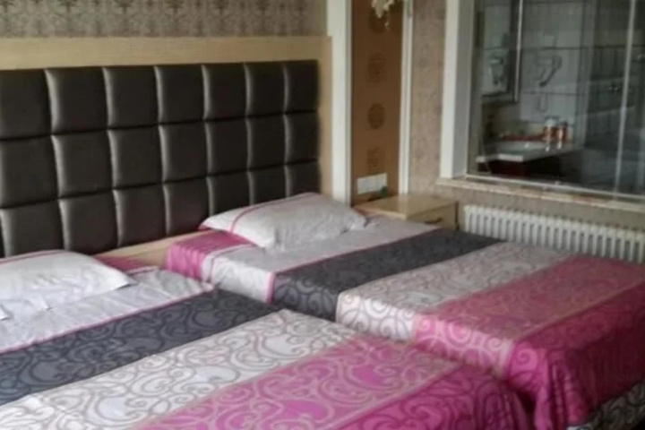 Room 2 of 9