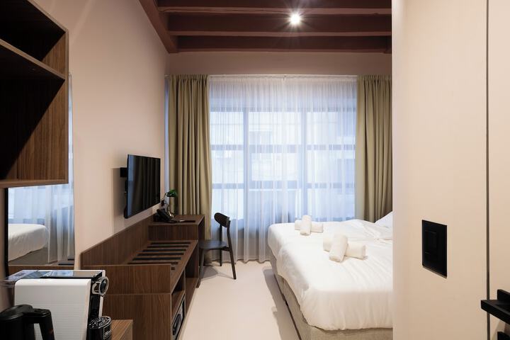 Room 14 of 133