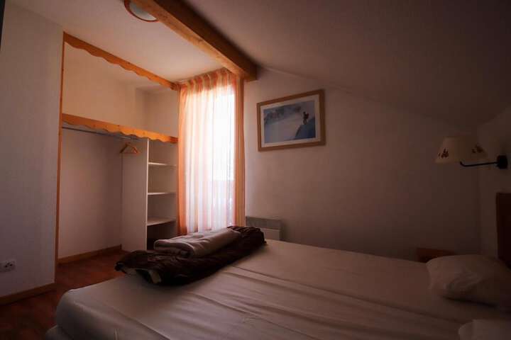 Room 9 of 52