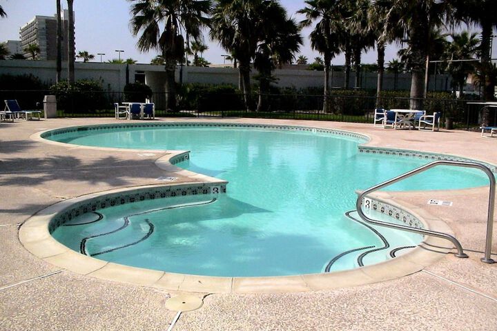 Hotel Pool