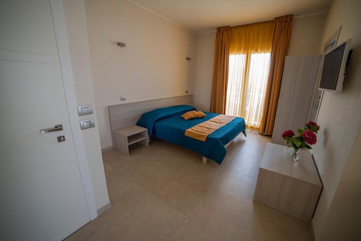 Room 10 of 51