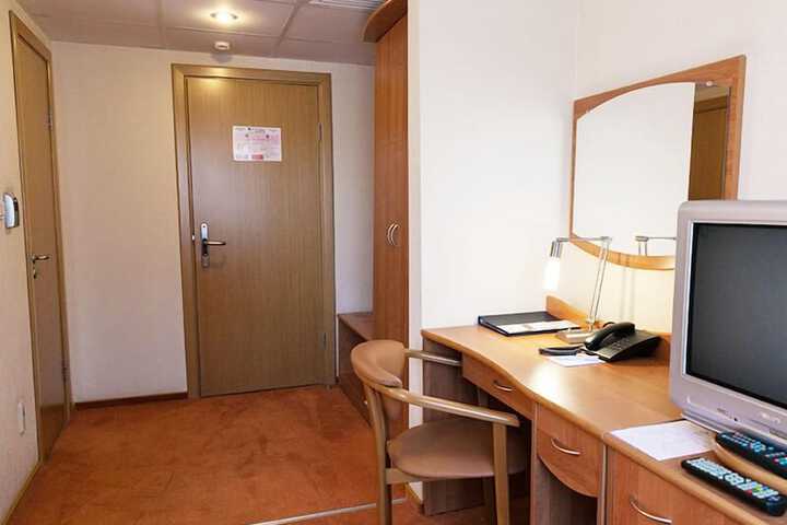Room 53 of 154
