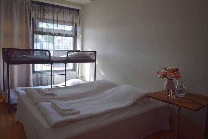 Room 6 of 40
