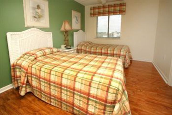 Room 6 of 11