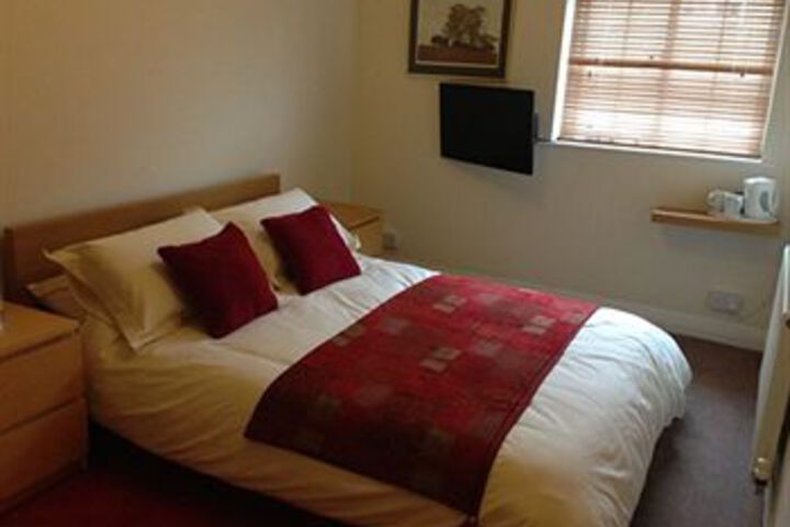 Room 11 of 16