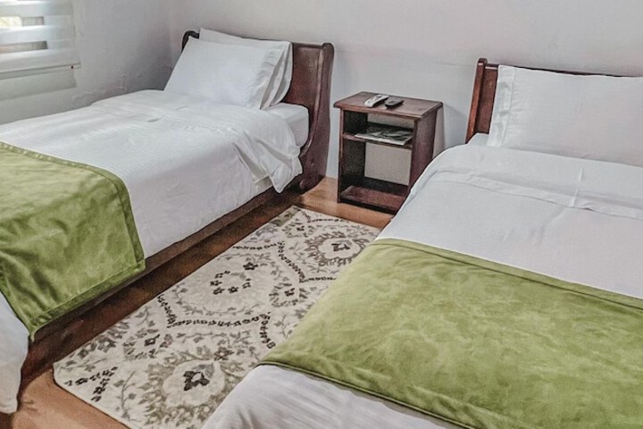 Room 10 of 27