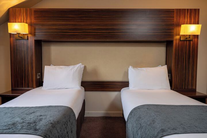 Room 3 of 35