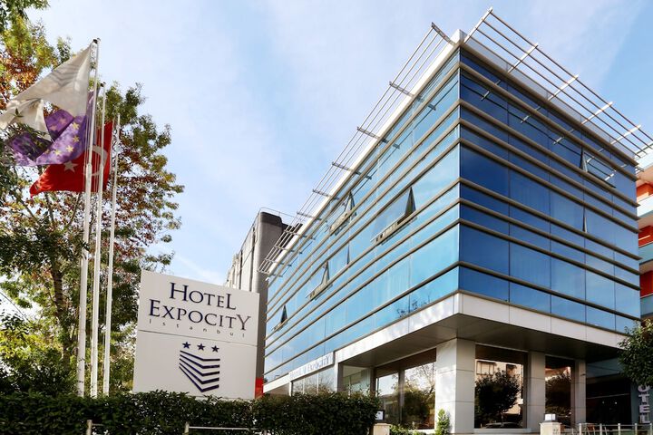 Hotel Exterior 36 of 36